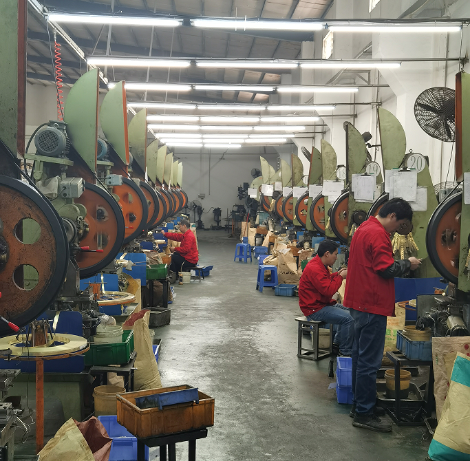 Nuote Metalsのアイレット生産ライン