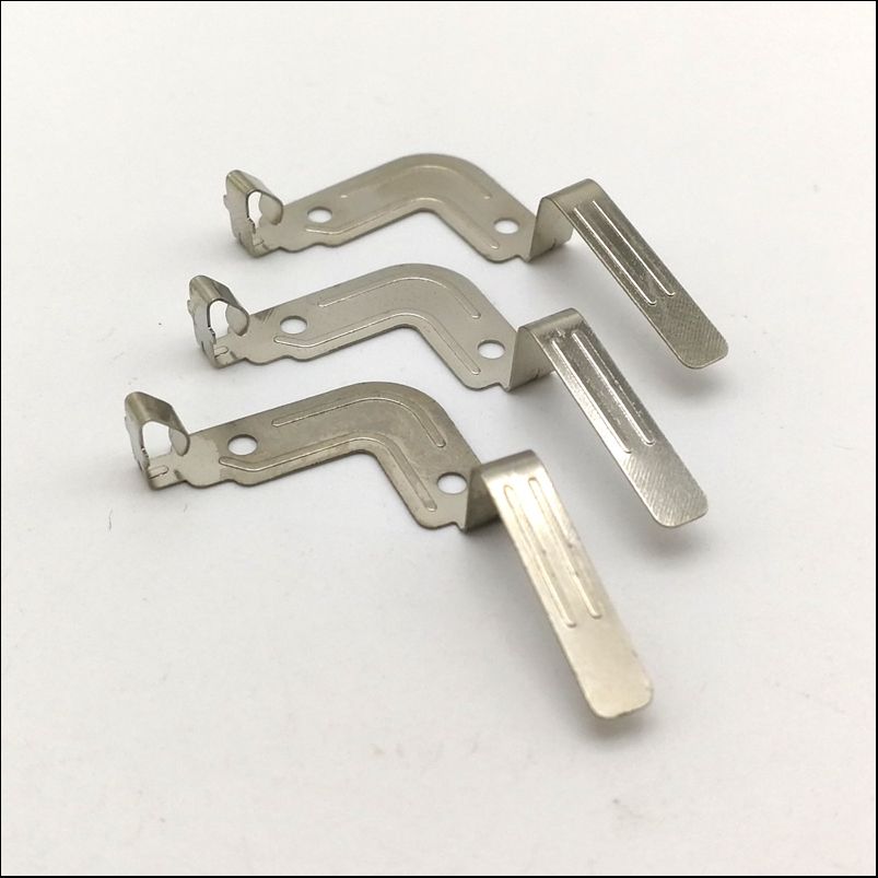 金属プレス：日常の物の形