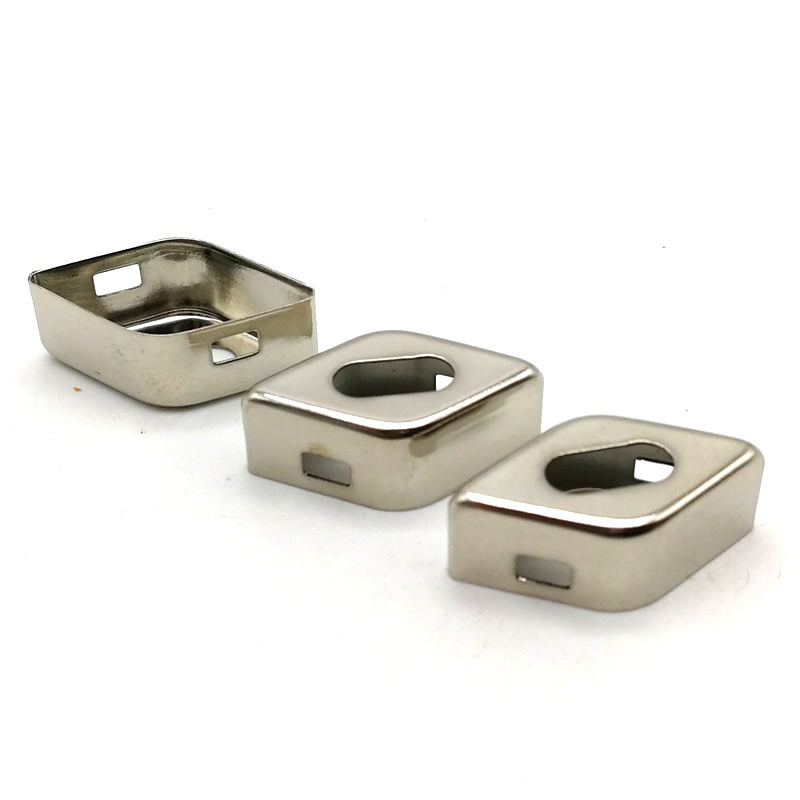 鋼部品のプレス加工